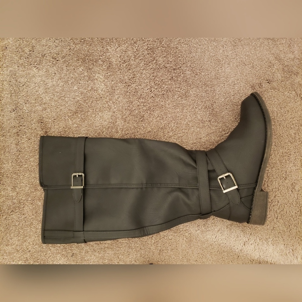 Black boots